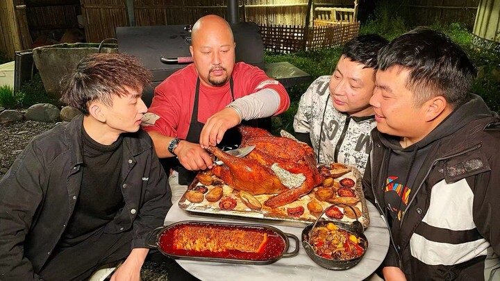 ซดข้าวหนึ่งชามกับความอบอุ่นแห่งชีวิตชาวบ้าน จิบสักสองสามแก้วกับความผันผวนของชีวิต ย่างไก่งวงตัวโตต้อ