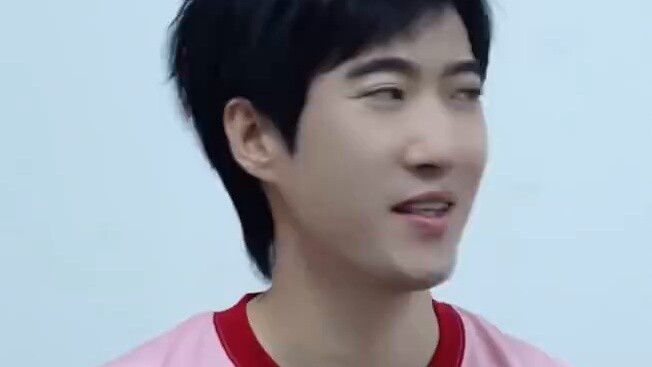 The most popular person in front of the emperor, a single look can make all the officials tremble