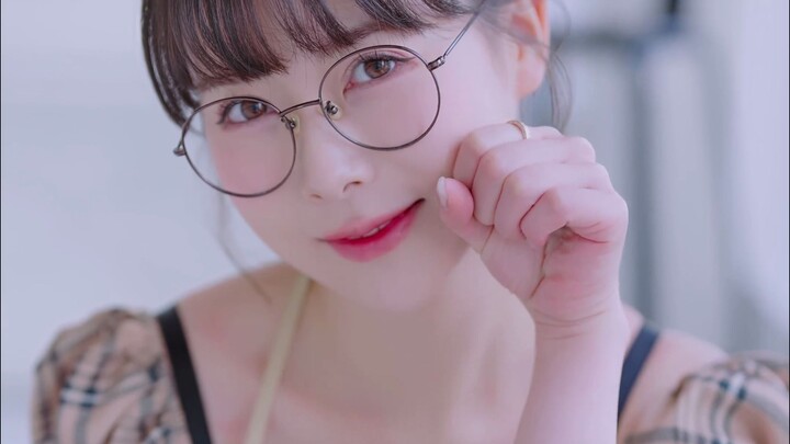 ลุคสาวหวานใส่แว่นของพี่สาว Tsuki