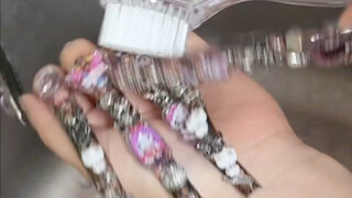 Proses cuci tangan sebelum makan ala gadis-gadis Harajuku