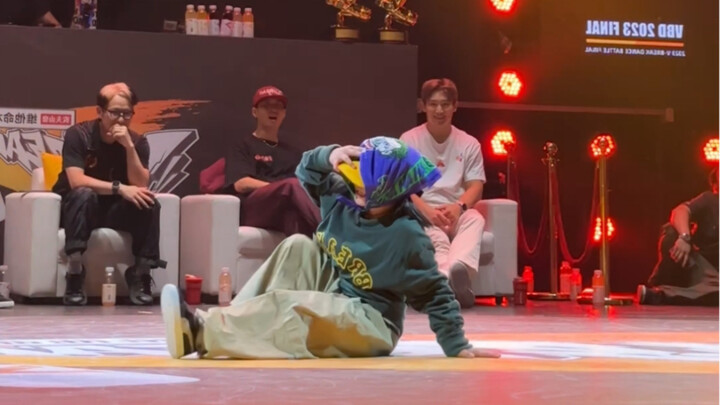 เด็กหญิงนักเต้นฮิปฮอปวัย 7 ขวบ ที่มีทักษะการเต้นยอดเยี่ยม โชว์ท่าเต้นสุดท้าทายจนสร้างความประหลาดใจให