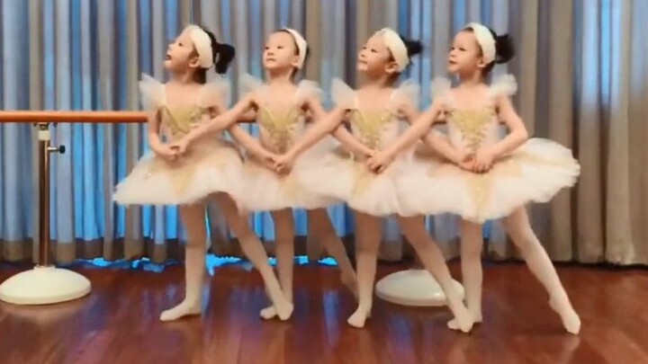 [บัลเล่ต์] เวอร์ชั่นเด็กน่ารักของศิลปะบนนิ้วเท้า "Swan Lake: Four Little Swans" - นี่คือหงส์ "ตัวเล็