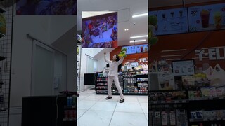 Trend mới! Tín Nguyễn Nhảy trước camera mini store #shorts #tinnguyen #dance