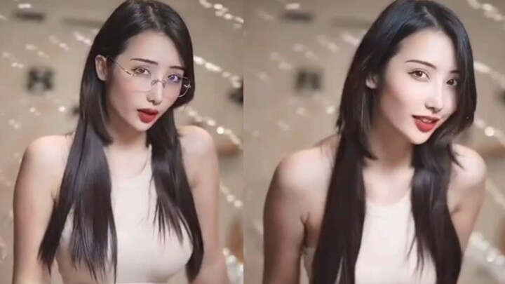 “Orang yang pakai kacamata memang paling menggoda!”