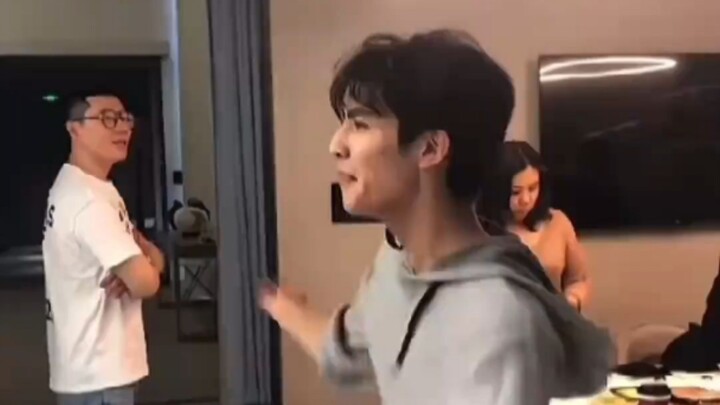 ไม่แปลกใจเลยที่ตอนเด็กๆ อยากไปวัดเส้าหลินให้ได้ ไฟในตัวแรงเกินไปจริงๆ