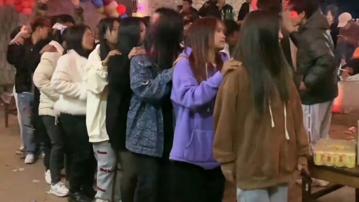 Yunnan's "Penguin Dance" is back!