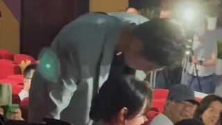 สง่างาม ฉลาด และเปิดเผย