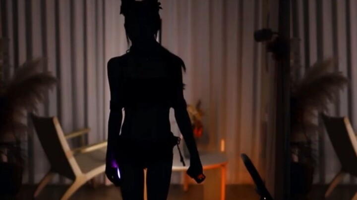 🍩 Super-tight open-chest skirt, meaty and stunning—like a dragon soaring through the sky!