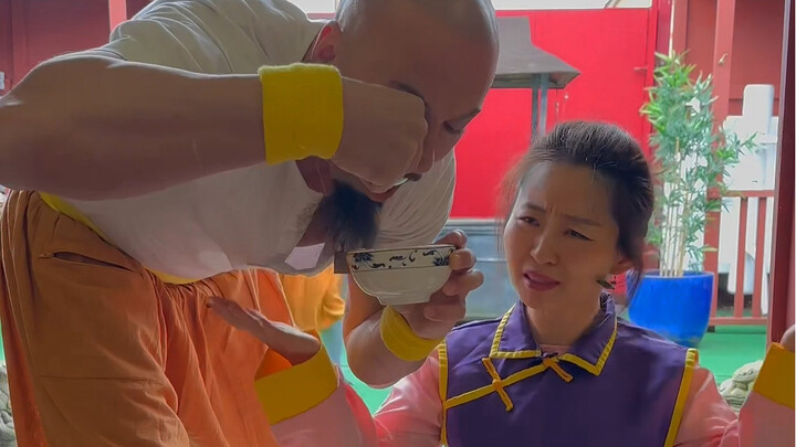 The daily life of a kung fu family—when the kung fu mom just wants to quietly enjoy breakfast at hom