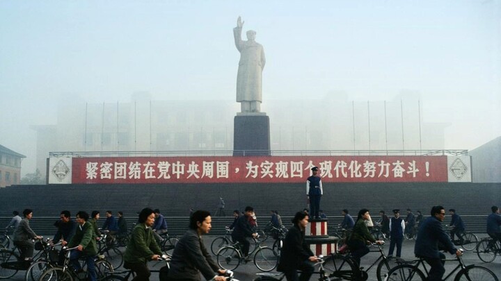 หิมะหกราชวงศ์ร่วงหล่นหน้าประตู ดาบเดียวยากจะพิทักษ์ฟ้าสีแดง.