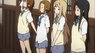 紬紬：我想罚站， 这是我的梦想.  “好学生的愿望都是这么得朴实无华啊”