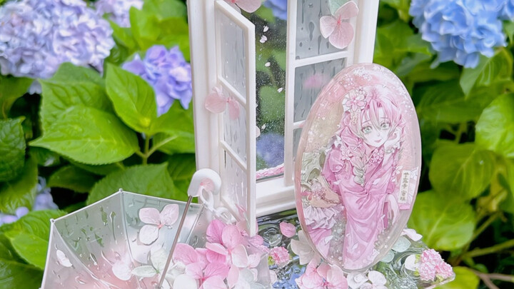 มี่ลี่สวยจนน่าทึ่งไปแล้ว! สร้างสรรค์สไตล์ฮิสซีเรียยามฝนตกสุดเก๋ไก๋~