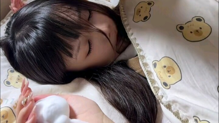 Ba bàn tay của em gái