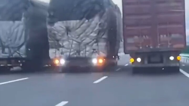 Of all the roads, safety comes first. "Safety First, Drive Civilized"