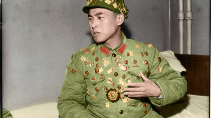 Nhận diện bốn mươi năm