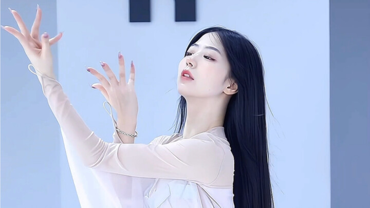 [Jiajia Jiang] Menurutmu karakter gaya kuno manakah ini?