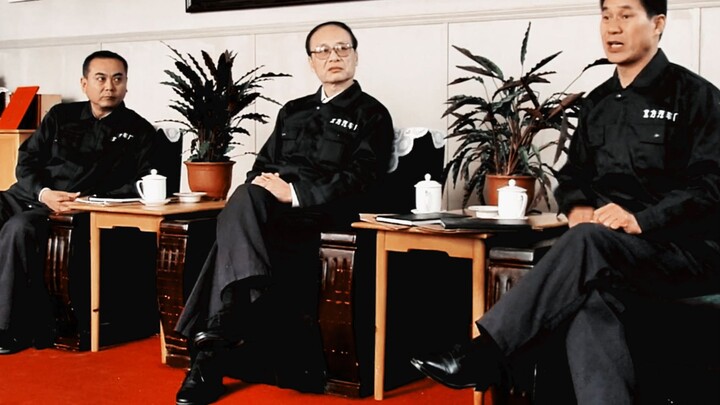 The director is a genius—turning the villain into a paragon of righteousness, even Commissioner Smit