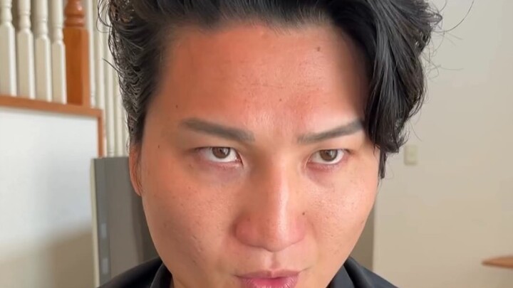 Brother Ming voice-controlled parkour