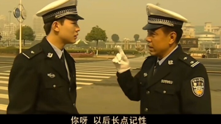 Aku turun dari mobil, kamu malah turun dari jabatan!