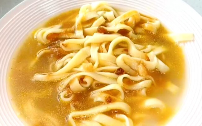 "无肉不欢 "非遗年味 "百城百味年夜饭 老太太进店点了一碗不要面的牛肉面