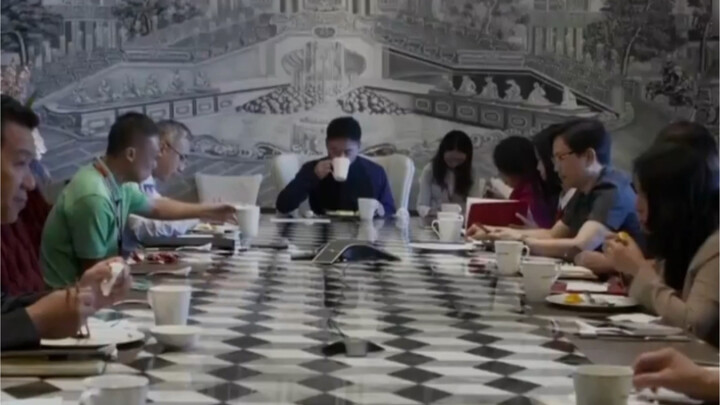 Liu Qiangdong bersikeras mengadakan rapat pagi setiap hari selama sepuluh tahun, dan menggunakan ker