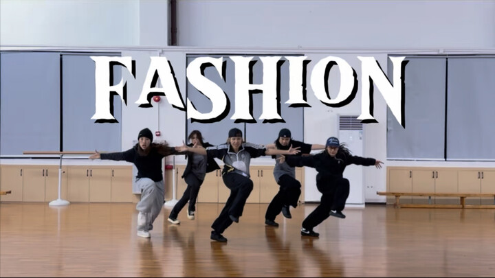 Setelah menari, rasanya kayak udah lari 800 meter sebanyak 5 kali—latihan lengkap di ruang cover Fas