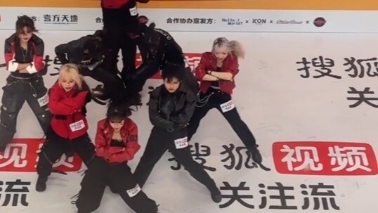 แชมป์เปี้ยน! MONSTER ผู้ชนะรางวัลชนะเลิศการแข่งขันเต้นรำ!