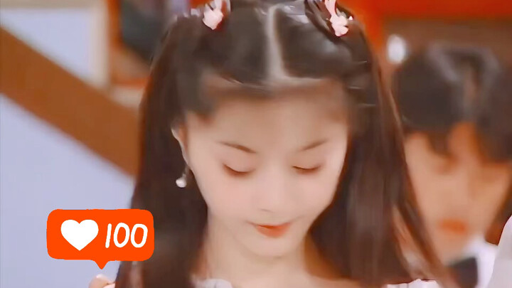 “ที่แท้คนสวยตัวจริงอายุสิบกว่าขวบก็สวยสะกดทั้งแผ่นดินได้แล้ว” “ฉันไม่เชื่อหรอกว่าคุณจะไม่อับอาย” ฟ่า