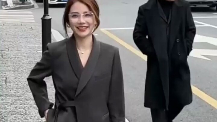 原本是御姐，结果来了个气场强大的男子，御姐瞬间变成小女孩 😂