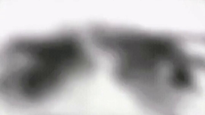 Quảng cáo do thế hệ Z dàn dựng điên rồ đến mức nào? Quần lót ban ngày Sofy trở thành món đồ yêu thíc