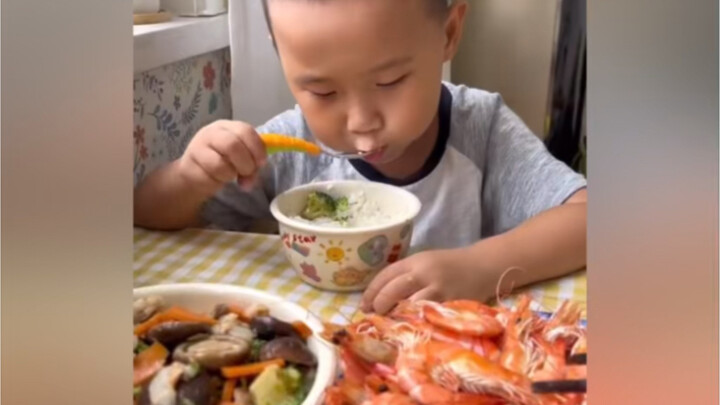 Raise sons poorly, spoil mothers lavishly—four family members starve to death, leaving just one aliv