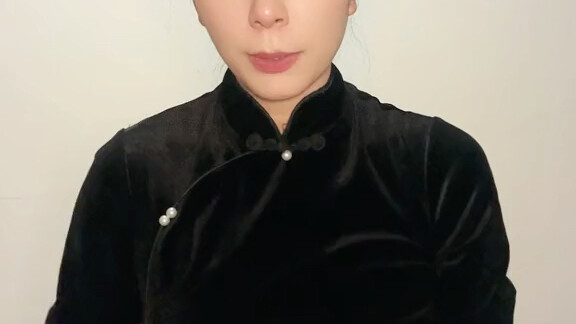 ความรู้สึกกดดันจากครูสาววัยกลางคนแห่งซูโจว