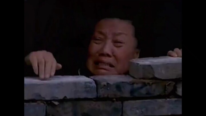 The son thought his mother had lived too long, so he buried her alive—and after each meal, he’d plac