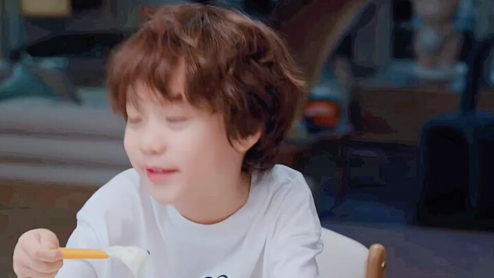 Imut-imut Min Quanquan, sangat menggemaskan