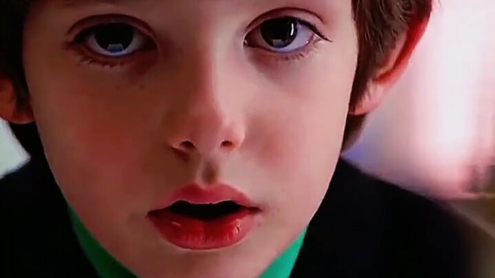 The boy saw the murderer’s name on the police station’s wall of honor…