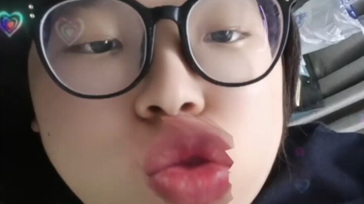 Ai cũng thích xem cuộc sống thường ngày của kỳ nhông phải không?