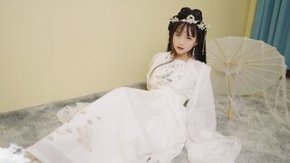 Can you guys handle it? You can't even withstand a dance from the junior female disciple.