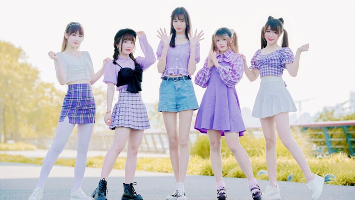 Is this the feeling of first love? What is love Super sweet dance cover [Berry Meko]
