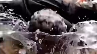 哥们是真渴了💀💀💀