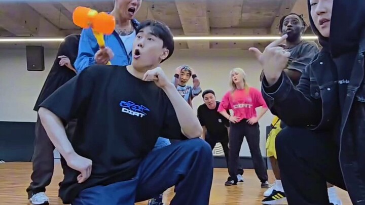 Kerja sama para rekan sempurna!