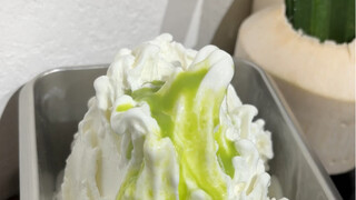 Mencoba membuat 100 rasa es krim tak terduga, hari ini yang akan dibuat adalah: Pandan Kelapa Muda