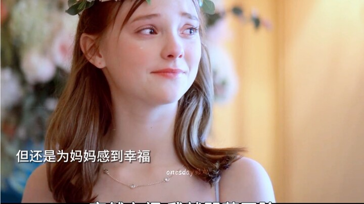 Gadis mengenakan gaun pengantin mahal untuk menghadiri pernikahan ibunya, lalu dimarahi oleh ibunya,