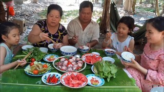 Mực Luộc Nước Dừa Chấm Muối Ớt Nguyên Con Ăn Mới Ngon| TKQ & Family T599