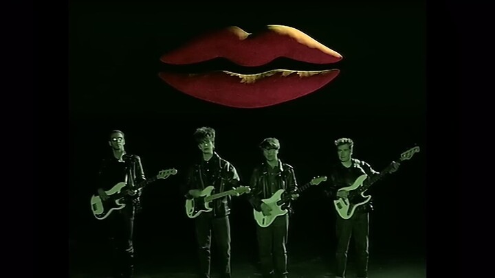 Echo & The Bunnymen - Lips Like Sugar (Official Music Video)