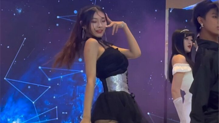 偷了lisa打歌服的深圳崔俞娜mago直拍 绝美开场和整活ending太爱了