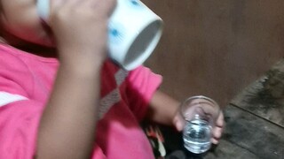 Yung ginagaya kanang anak mo pag umiinom ka😂😂
