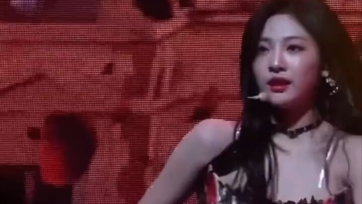 Let’s watch the lead singer of Sing! China perform “Thirsty” live, unplugged!