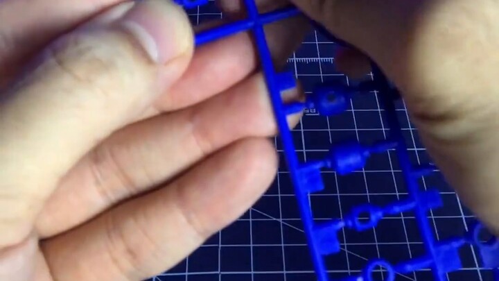 Spend 500 yuan to buy a super alternative Gundam model! ? What is the experience of assembling a pai