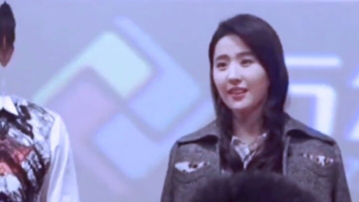 执着于阿姨的 刘亦菲