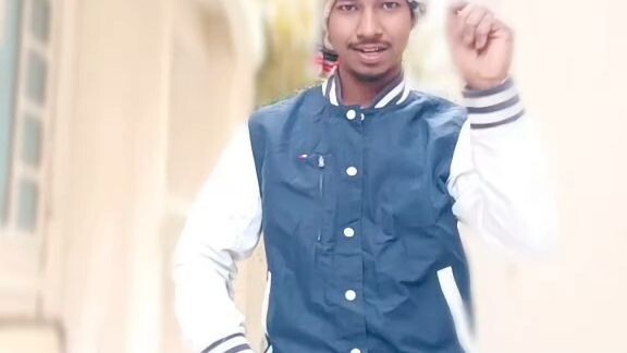 হাই ডান্স করা ভিডিও নিজের